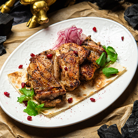 Сувлаки по-гречески с лимоном из филе куриного бедра