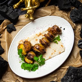 Запеченный мини-картофель с домашним салом Запеченный мини-картофель с домашним салом