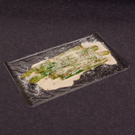 Спаржа на гриле с пармезаном