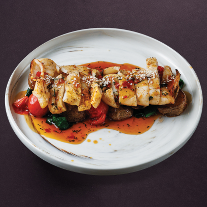 Кальмар в азиатском соусе со шпинатом